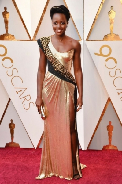 Nupita Nyong'o looked stunning in a gold Atelier Versace gown Image