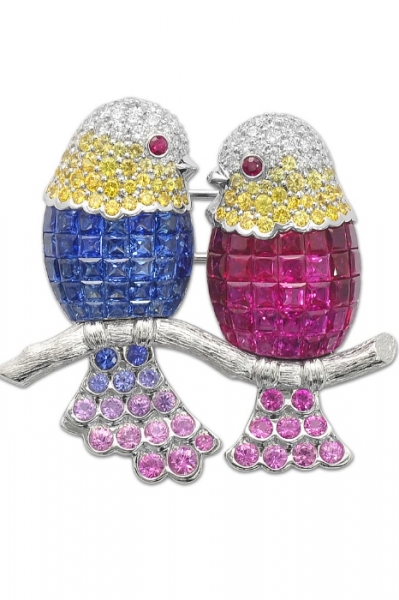 White gold sapphire brooch, set with sapphire, ruby, yellow sapphire, pink sapphire, yellow diamond and diamond Image