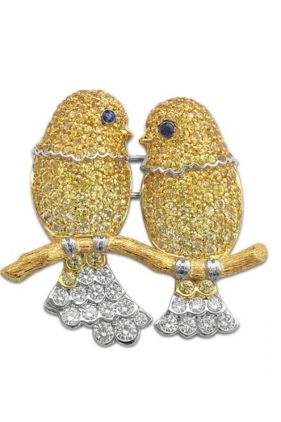 White gold sapphire brooch, set with yellow sapphire, sapphire and diamond Image