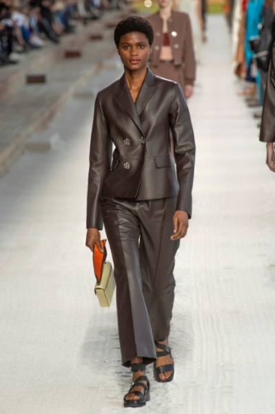 Classic power suits for women from Hermès Image