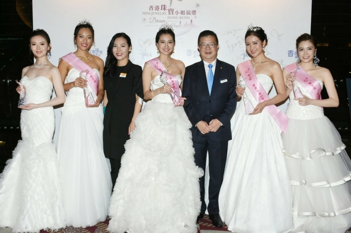 (From left) Frida Wang, Yuki Leung, Jessica Fong, Kimmy Low, Benny To, Kaye Cheung and Haley Chan Image