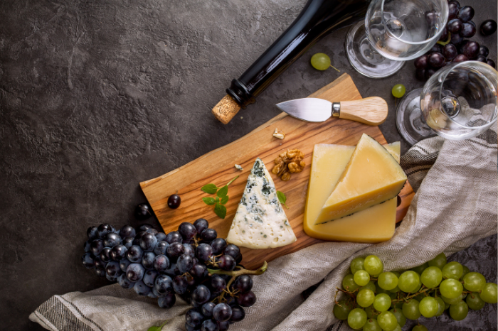 gafencu dining wine Six tips to make you an expert at pairing different cheeses with your wines blue cheese and wine Image
