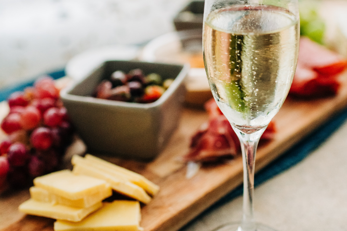 gafencu dining wine Six tips to make you an expert at pairing different cheeses with your wines sparkling wine and champagne Image