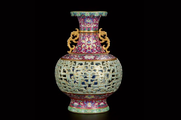 gafencu collectible invesments high returns chinese art reticulated vase Image