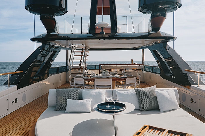 gafencu_new_luxury_motor_yacht_release_2021_motopanfilo_37m (2) Image