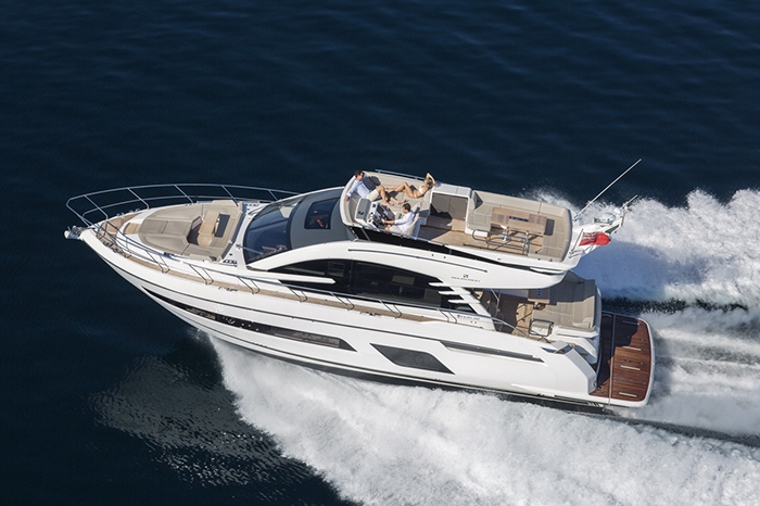 gafencu_new_luxury_motor_yacht_release_2021_fairline_Squadron-53 (2) Image