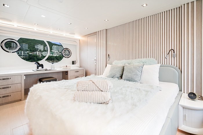 gafencu_new_luxury_motor_yacht_release_2021_monte_carlo_yachts_mcy-76-skylounge (4) Image