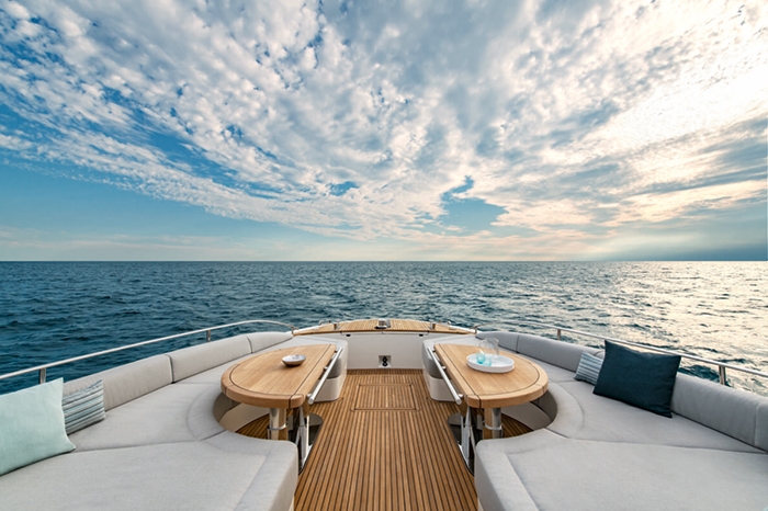 gafencu_new_luxury_motor_yacht_release_2021_monte_carlo_yachts_mcy-76-skylounge (7) Image