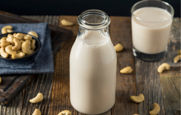 gafencu magazine wellness Plant-based milk Are they better than cow's milk cashew milk Image