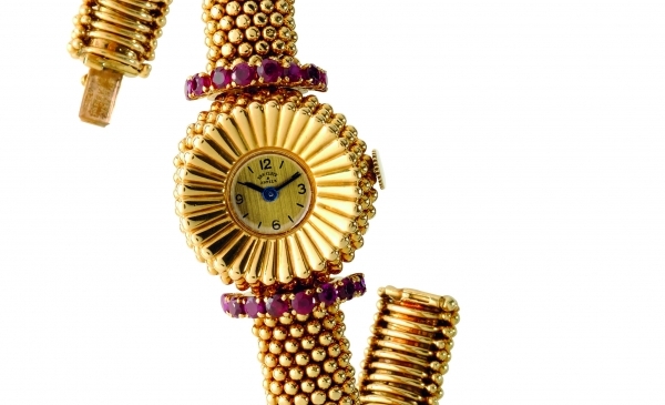 Van Cleef & Arpels go for gold with latest collection