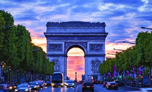 Explore Paris by foot, by metro and by taxi