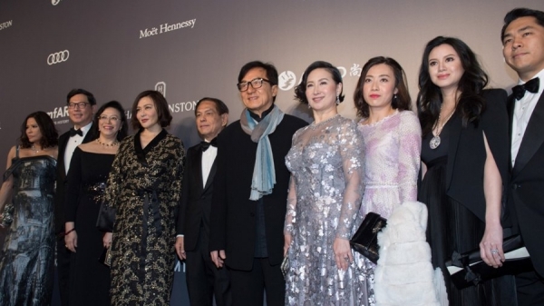 Hollywood stars help to raise HK$27 million at amfAR Gala