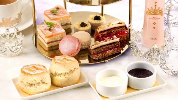 High tea meets high glamour in beauty-inspired afternoon tea set