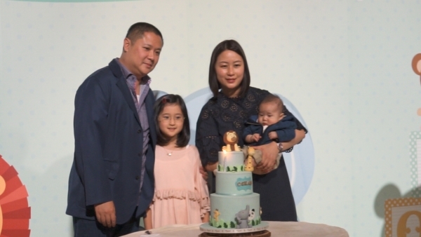 Charles Pang’s son celebrates 100 days with much fanfare