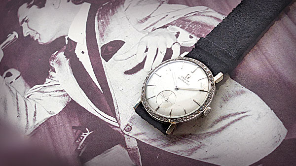 A big hand for Elvis: Omega owned by Elvis Presley breaks records