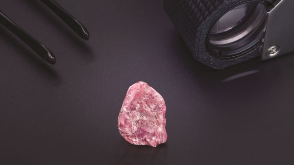 Pink Diamond Feud: Giant pink diamond amps up multi-carat competition