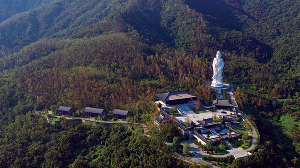 A Walk on the Divine Side: A Look into the Hong Kong Monasteries