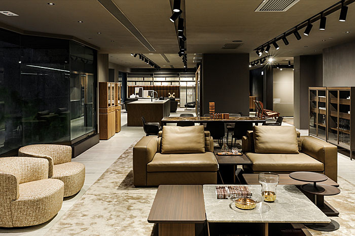 Luxurious Italian furniture at Molteni&C Showroom