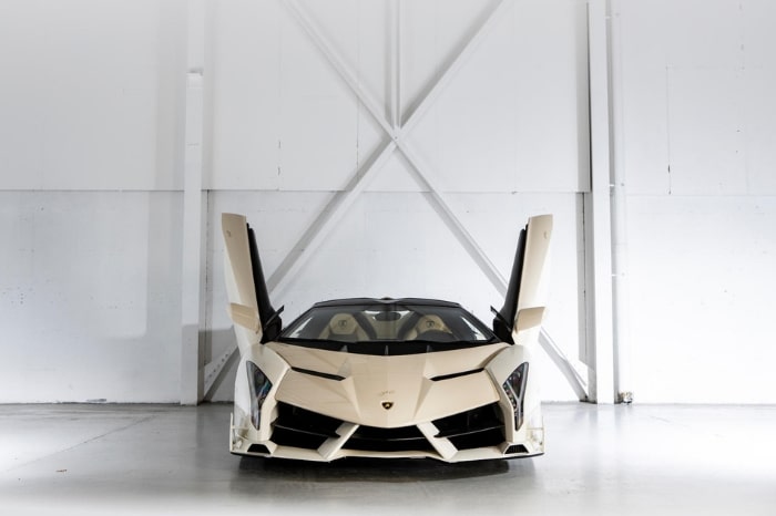 2014 Lamborghini Veneto Roadster sells for US$8.4 million