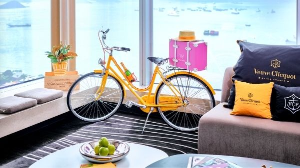 W Hong Kong "Live it up with Veuve Clicquot" staycation