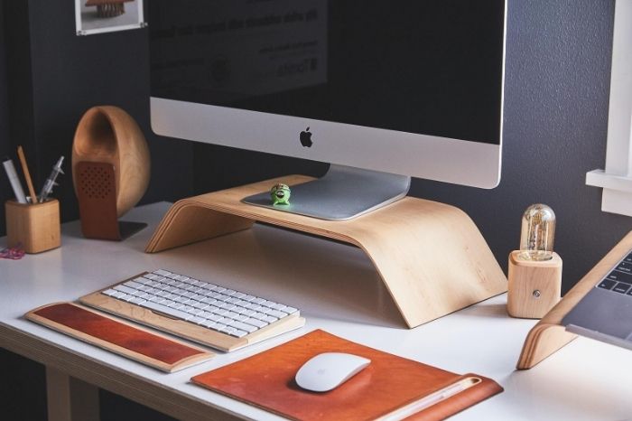 dedicated work desk wooden minimalistic gafencu