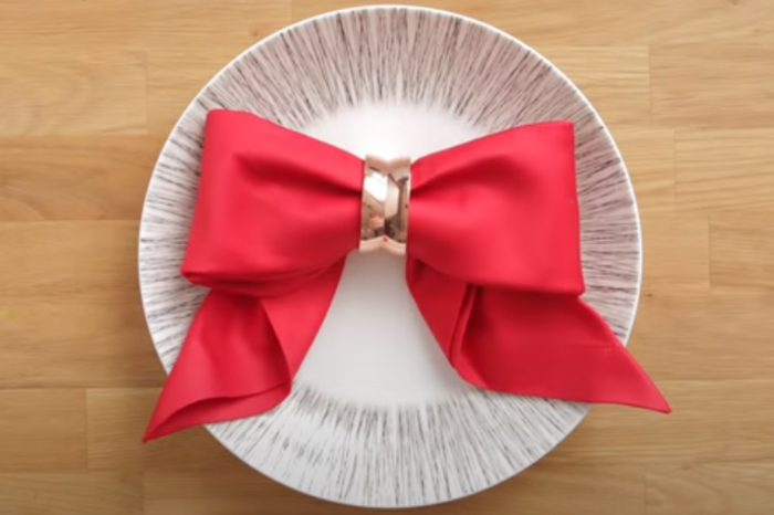 10 creative napkin folding designs gafencu magazine bow tie
