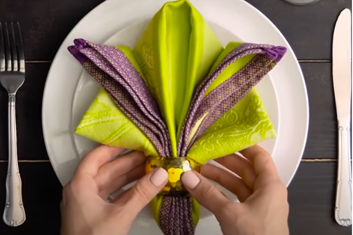 10 creative napkin folding designs gafencu magazine flower fleur de lis