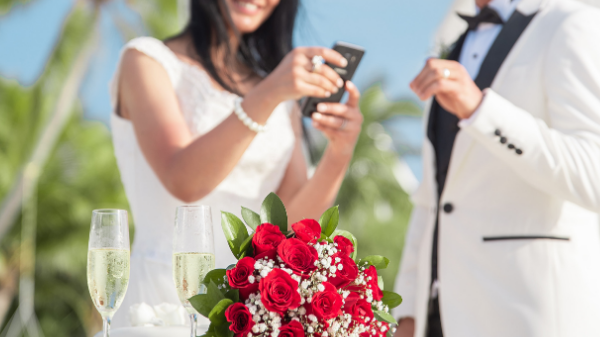 How to plan a zoom wedding 