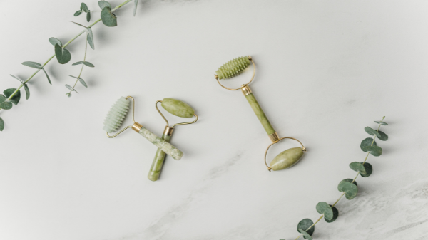 Jade Rollers – Cosmetic con or skincare secret?