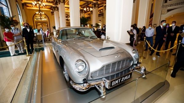 Legendary Aston Martin DB5 Goldfinger unveiled as new 007 film debuts