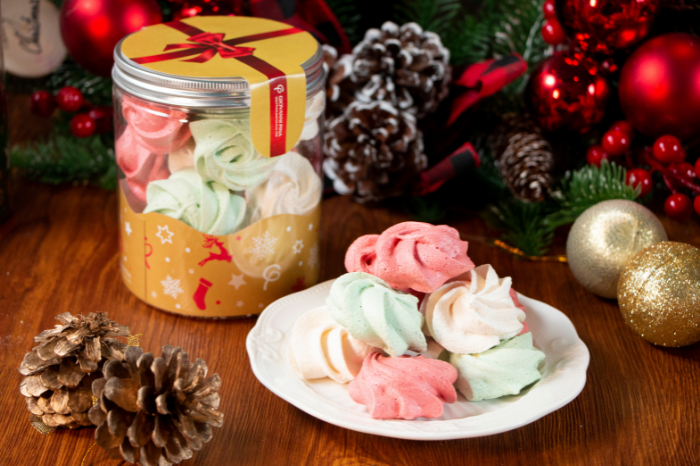 Giovani Pina presents a Merry Italian Christmas meringue kiss in colors gafencu