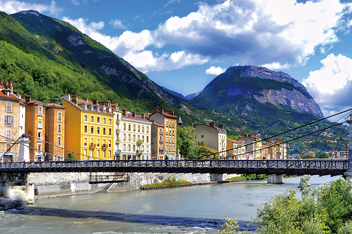 Grand Ol' Grenoble France's capital of the alps gafencu travel (7)