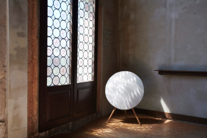 Top at-home speakers for an elevated cinematic experience gafencu bang & Olufsen beoplay A9 4th gen