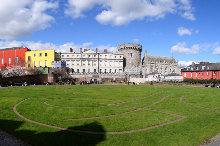 Ireland_travel_Gafencu_The Dublin Guide Travel through the lure of the Irish castle green park